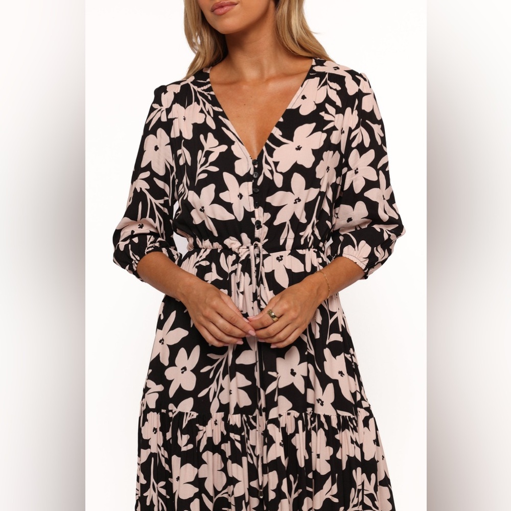 Petal & Pup Kelda Floral Maxi Dress Size Medium Black Pink - Picture 2 of 15